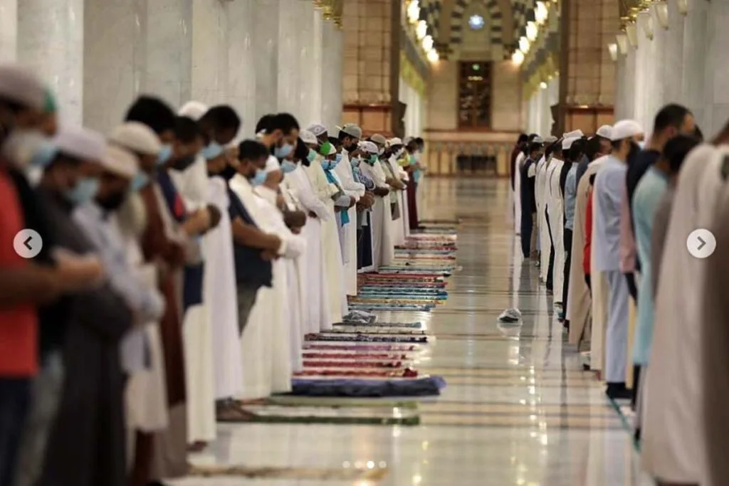 makna salat arbain